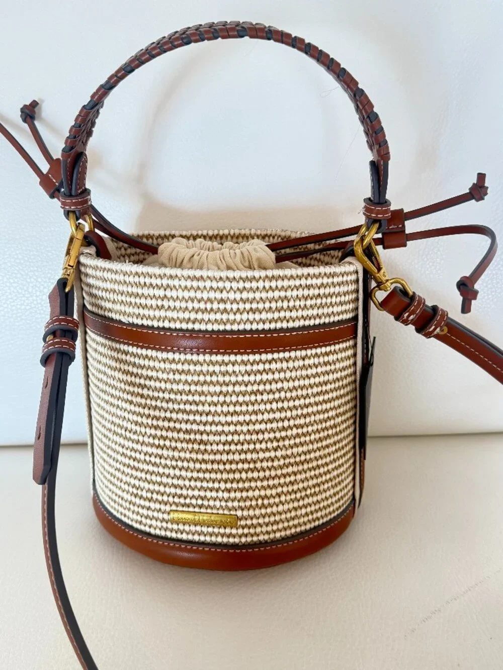 HOUSE OF HARLOW 1960 STRAW BUCKET BAG WOVEN CROSSBODY BRAIDED HANDLE NATURAL - Picture 1 of 6